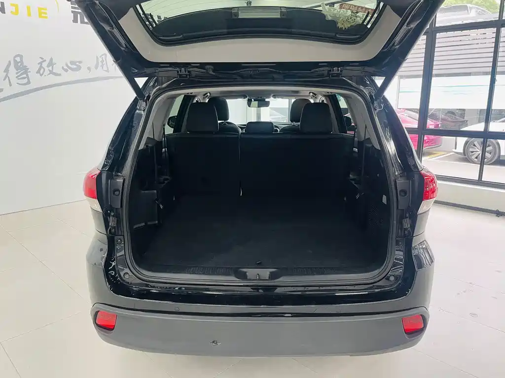 Toyota Highlander — миниатюра 16