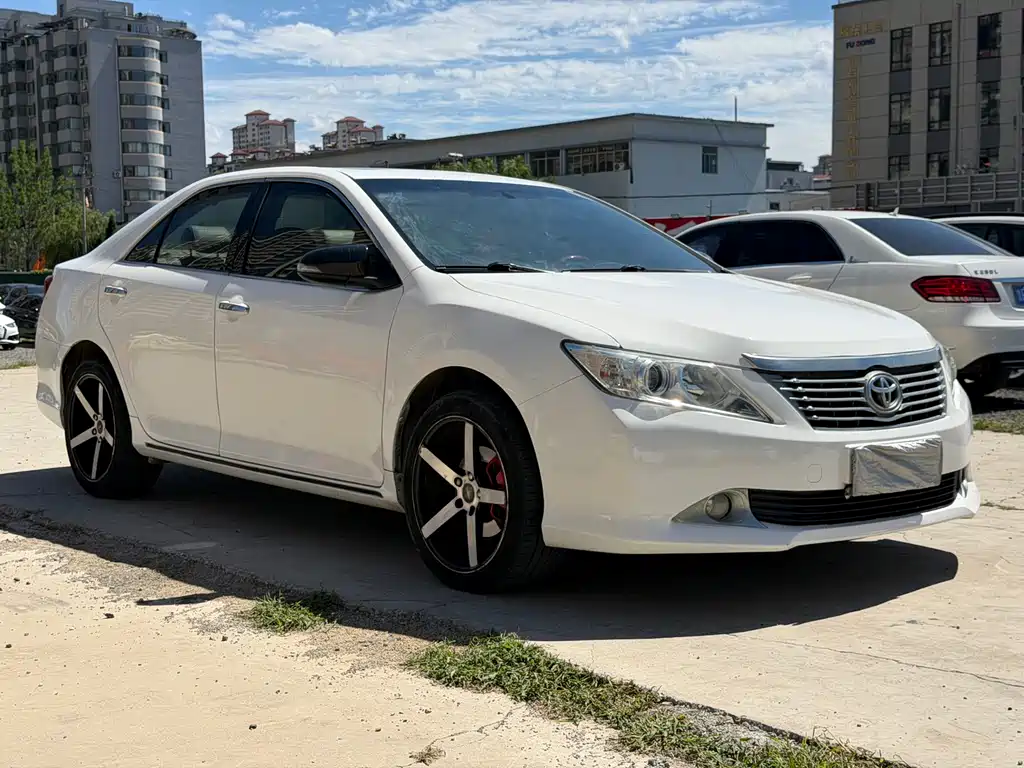 Toyota Camry — миниатюра 6