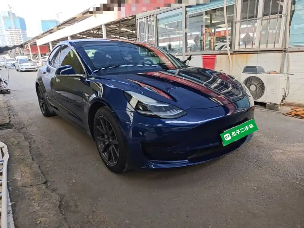 Tesla Model 3 — миниатюра 4