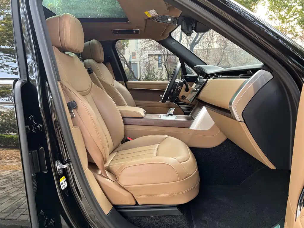 Land Rover Range Rover 2024 3.0 L6 360PS