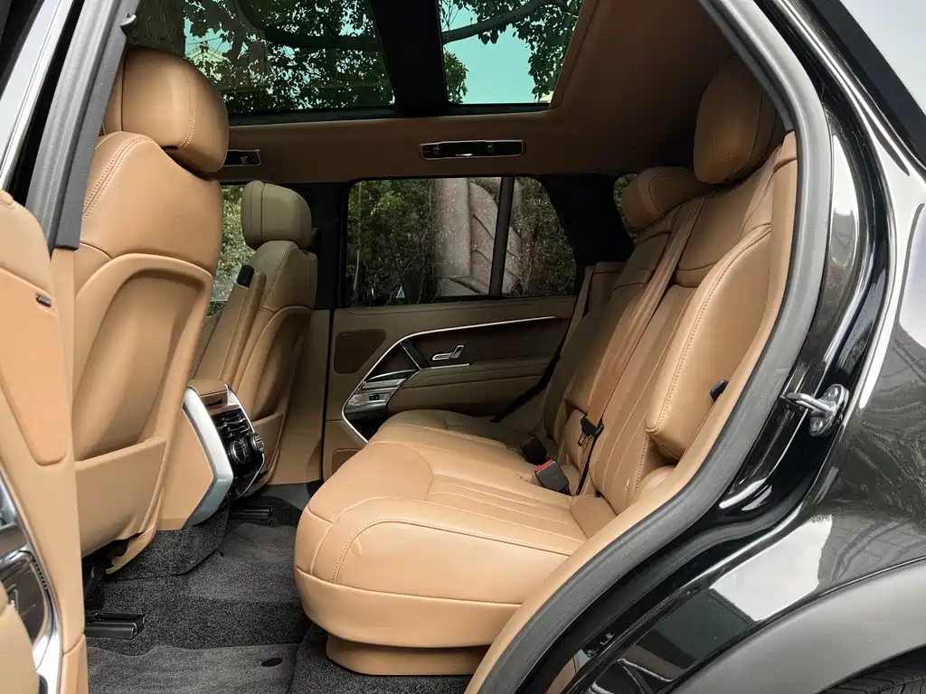 Land Rover Range Rover 2024 3.0 L6 360PS