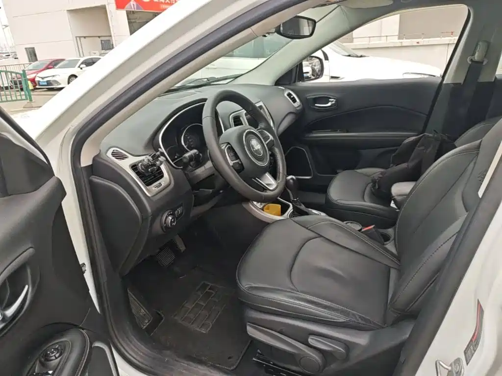 Jeep Compass — миниатюра 15