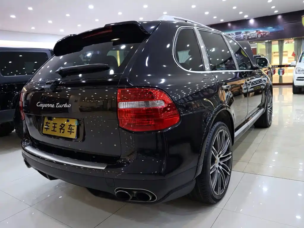 Porsche Cayenne — миниатюра 5