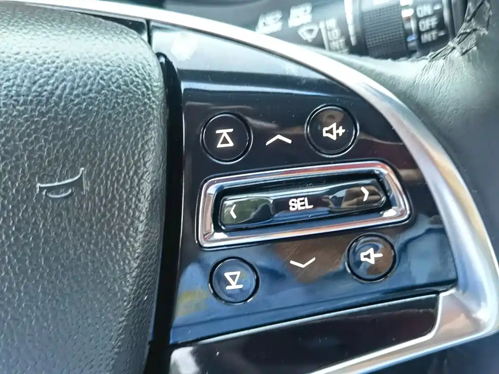 Cadillac SRX — миниатюра 20
