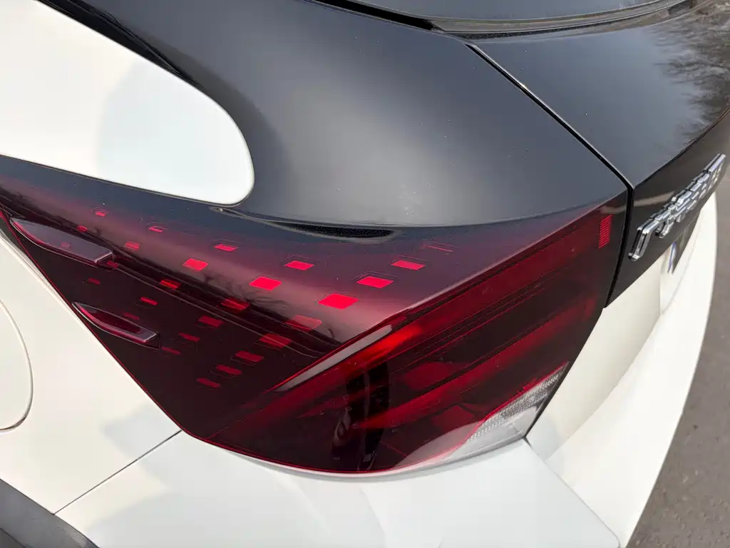 TOYOTA YARIS L ZHIXUAN