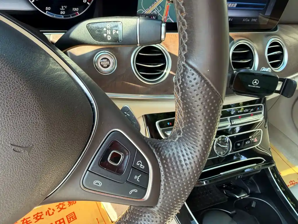 Mercedes-Benz E-Class — миниатюра 10
