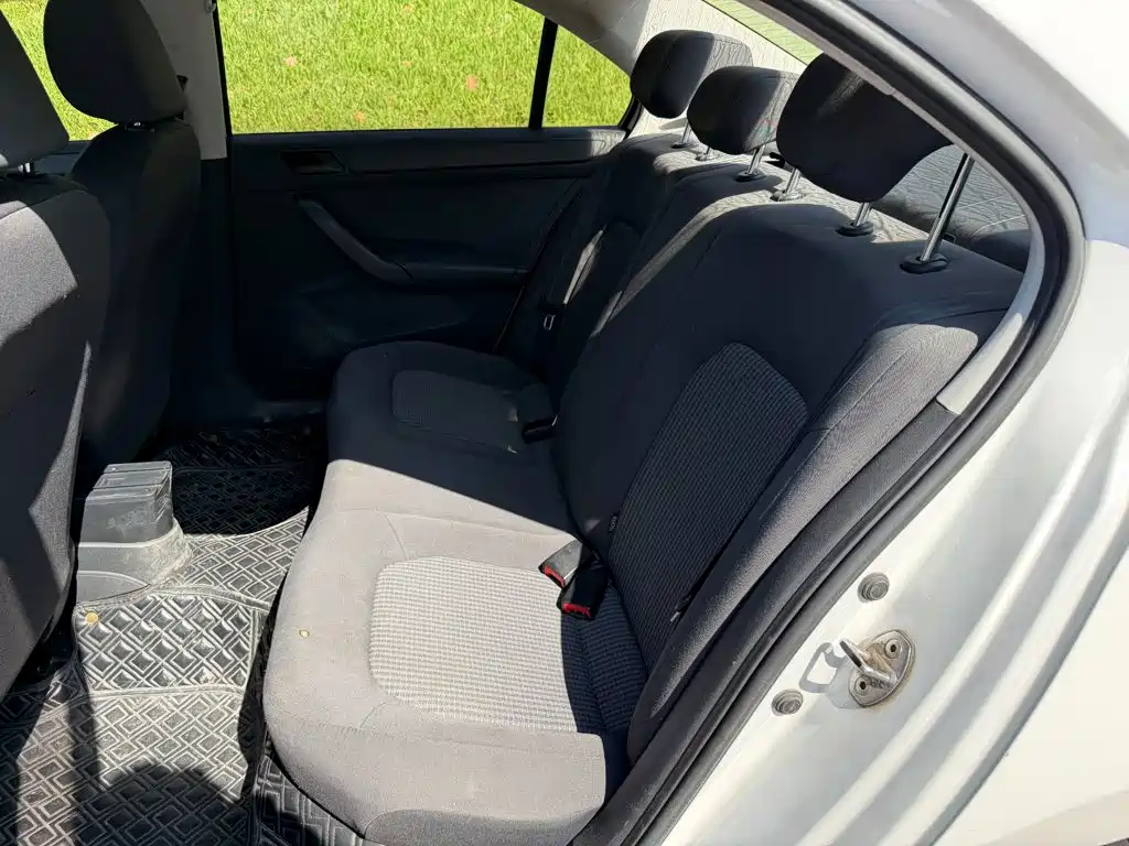 Volkswagen Santana — миниатюра 12