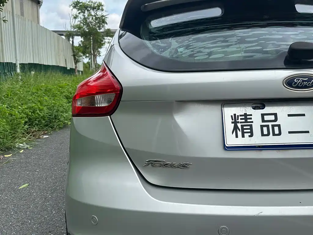 Ford Focus — миниатюра 10