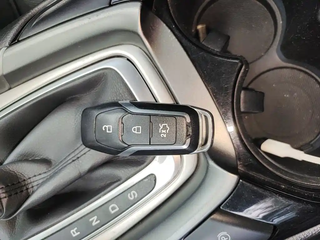 Ford Mondeo — миниатюра 9