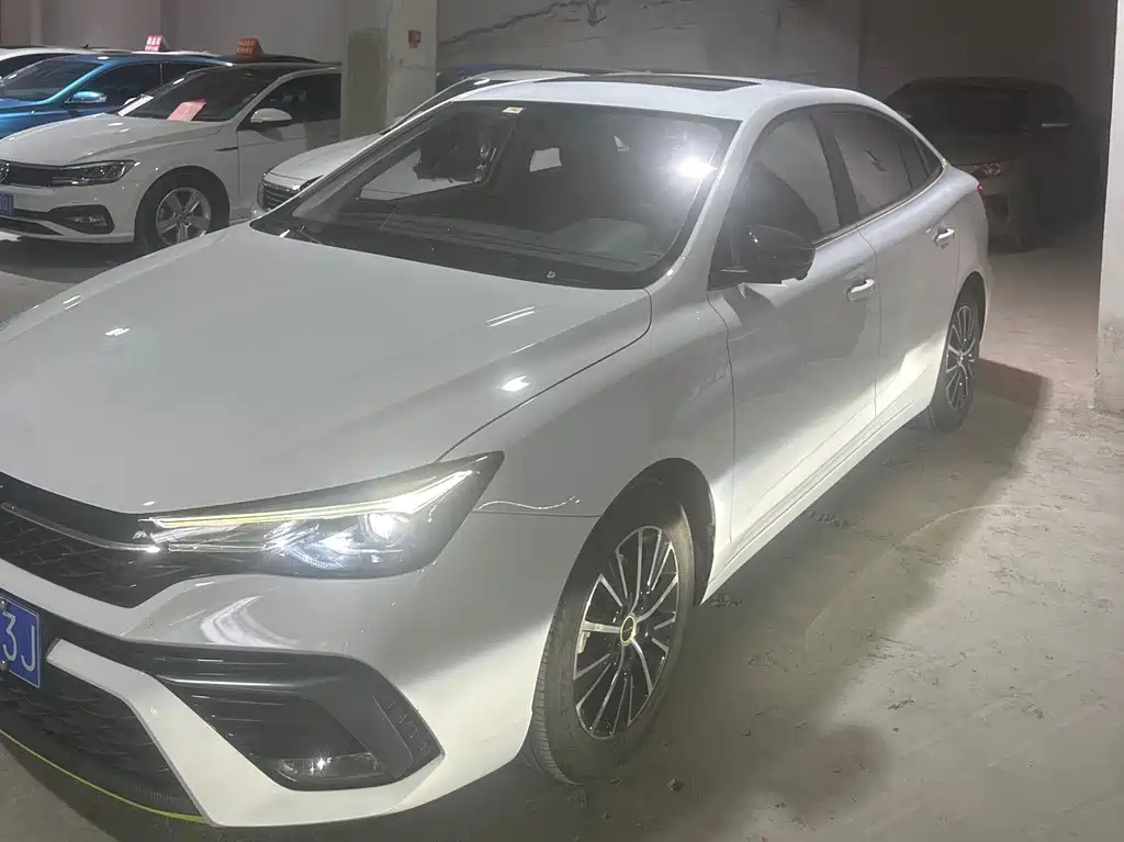 Roewe i5 — миниатюра 2