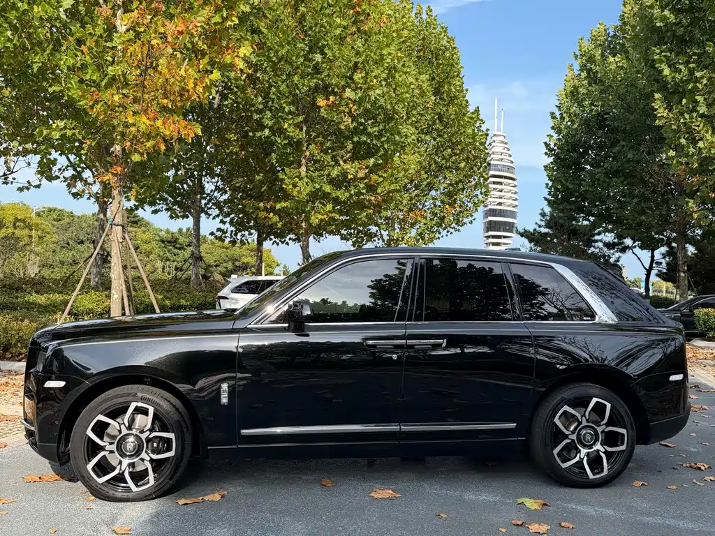 Rolls-Royce Cullinan — миниатюра 4