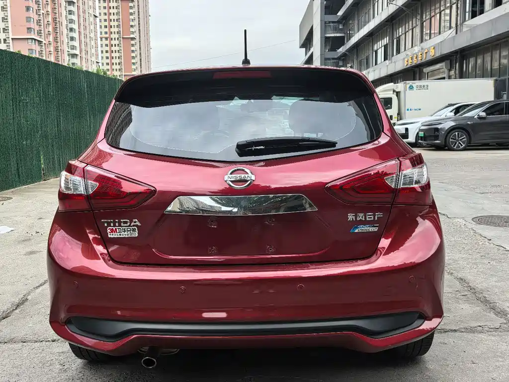 Nissan Tiida — миниатюра 7