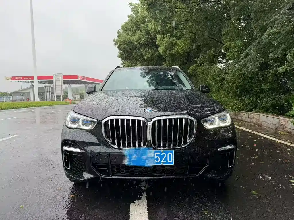 BMW X5 2023 xDrive 30Li Premium M Sport