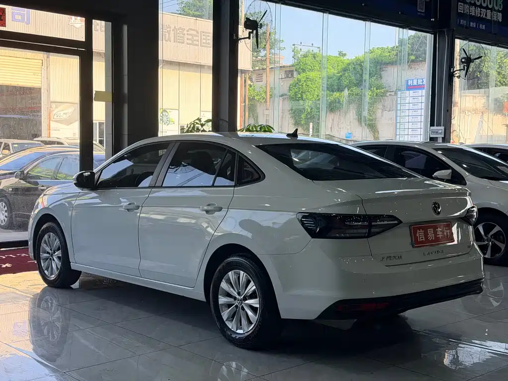 Volkswagen Lavida — миниатюра 3
