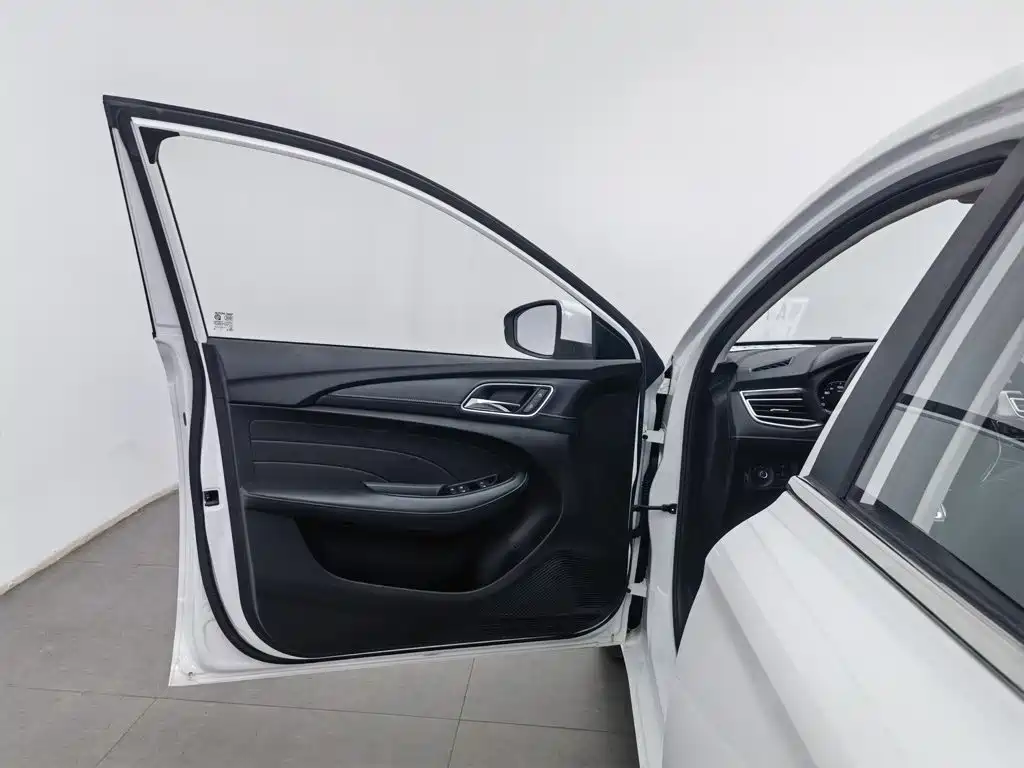 Roewe i5 — миниатюра 8