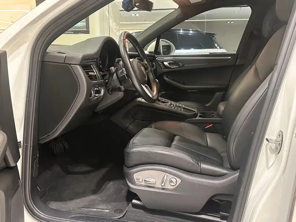 Porsche Macan — миниатюра 10