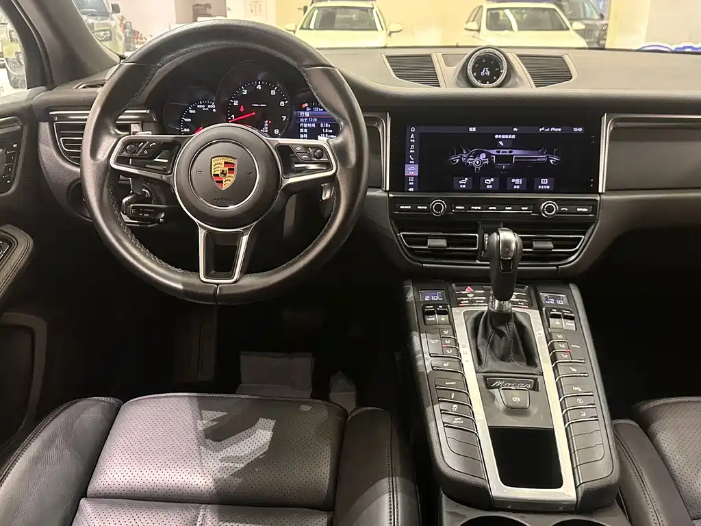 Porsche Macan — миниатюра 18