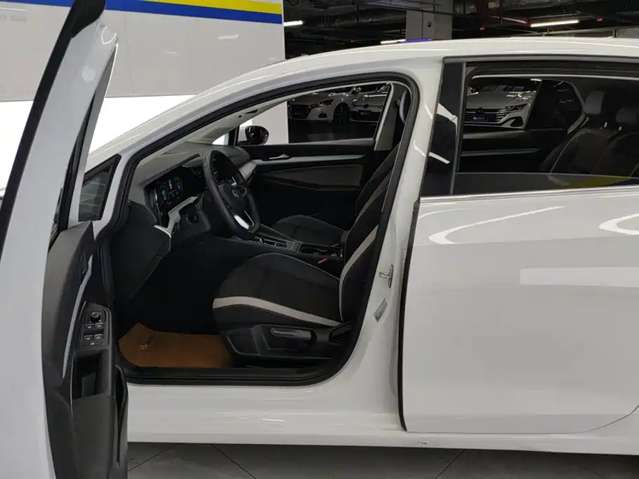 Volkswagen Golf — миниатюра 9