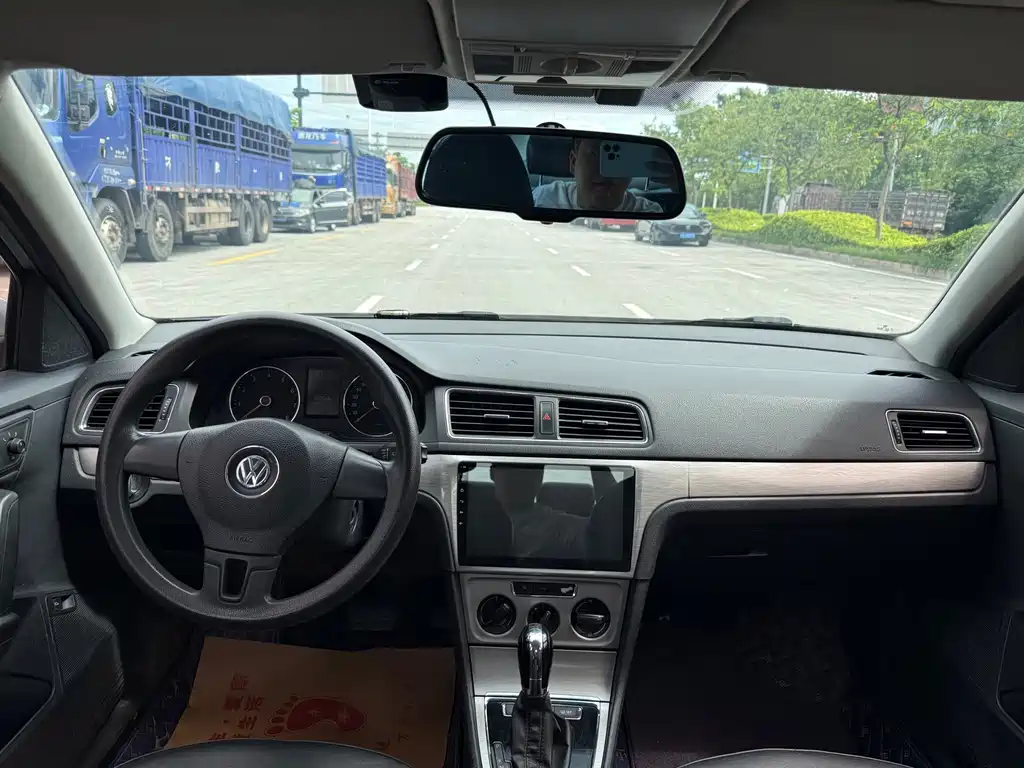 Volkswagen Lavida — миниатюра 8