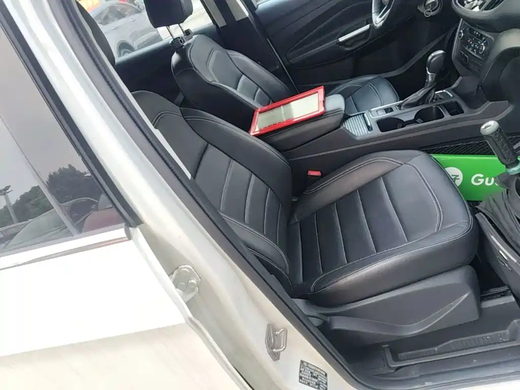 Ford Kuga — миниатюра 25
