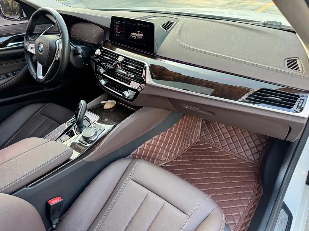 BMW 5 Series — миниатюра 20