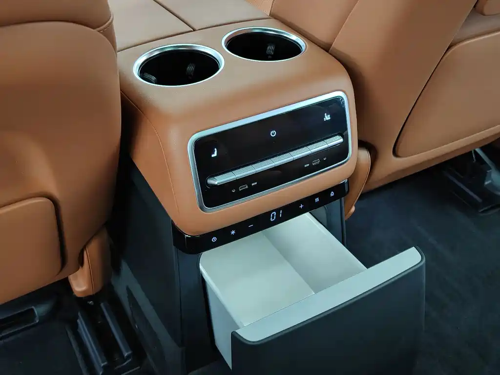 Li Auto Li L9 — миниатюра 9