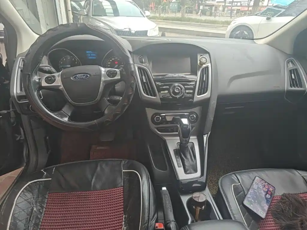 Ford Focus — миниатюра 10