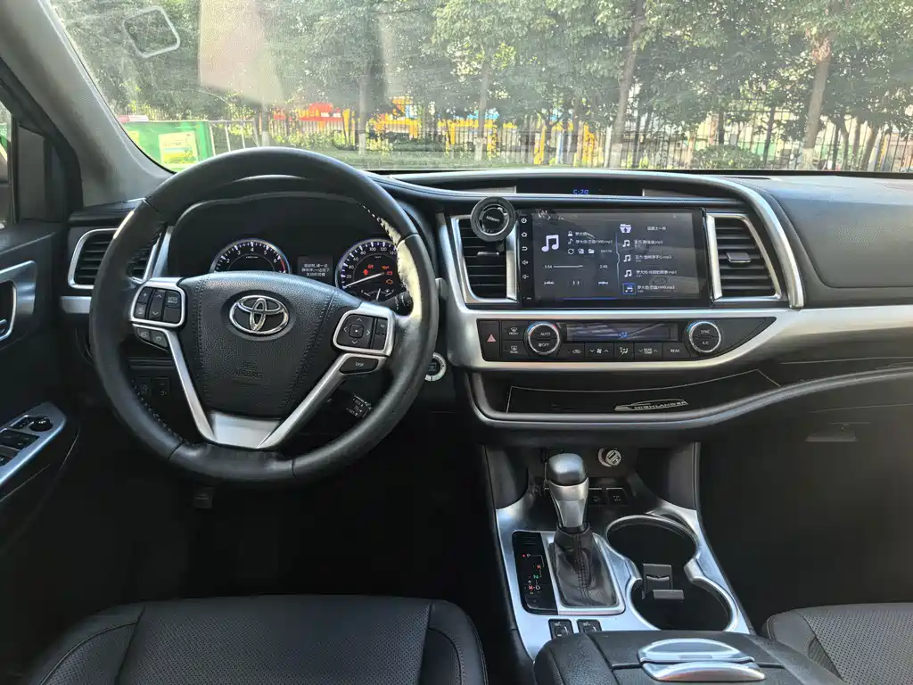 Toyota Highlander — миниатюра 12