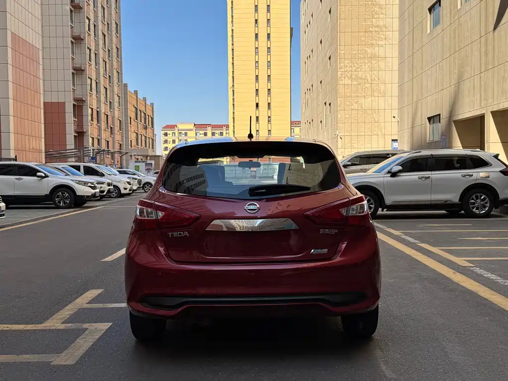 Nissan Tiida — миниатюра 14
