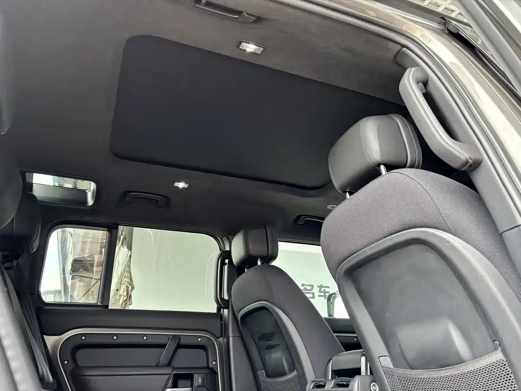 Land Rover Defender — миниатюра 31