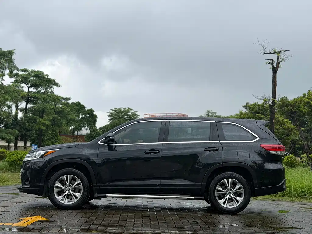 Toyota Highlander — миниатюра 4