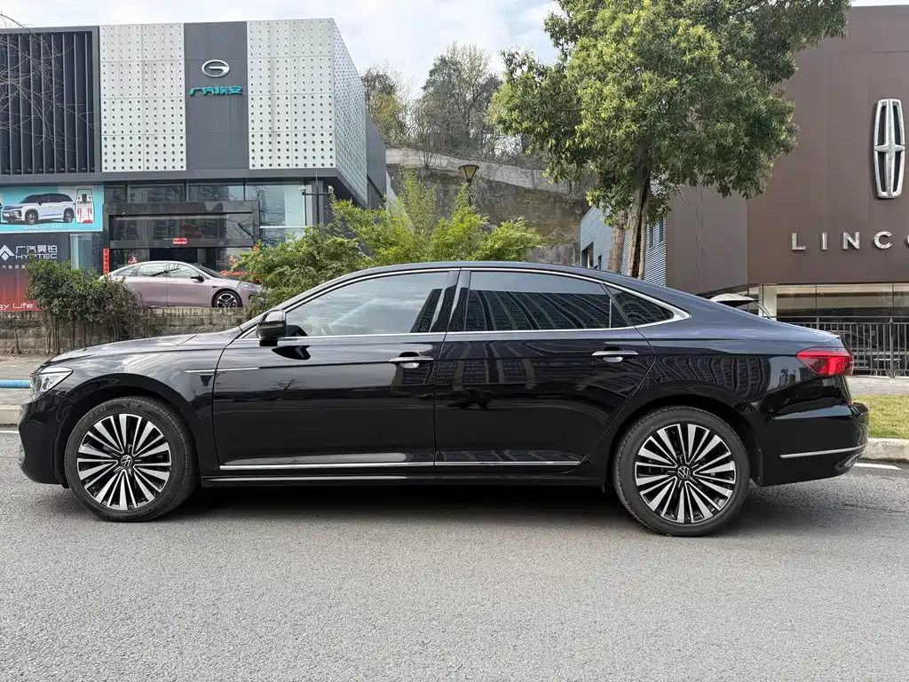 Volkswagen Passat 2020 330TSI Luxury VI