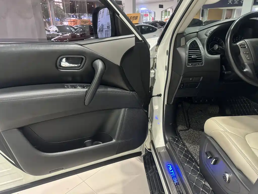 Nissan Patrol — миниатюра 4