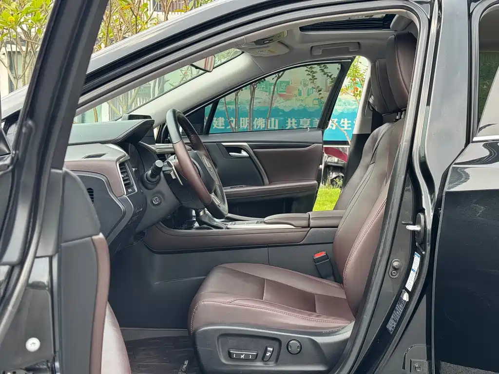 Lexus RX — миниатюра 5