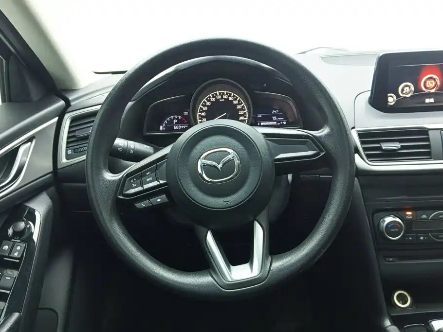 Mazda 3 Axela — миниатюра 15