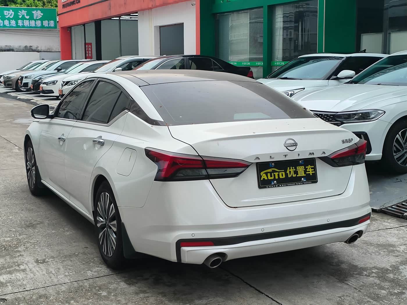 Nissan Teana 2.0 л 2024 г. Белый, пробег 20000 км