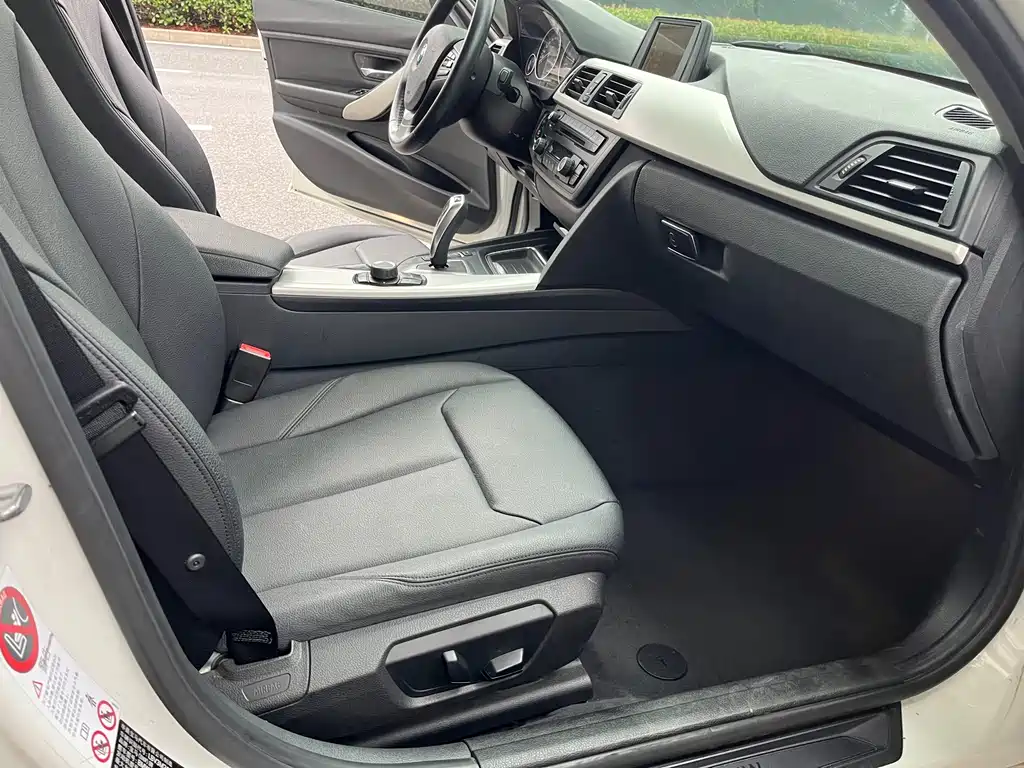 BMW 3 Series — миниатюра 10