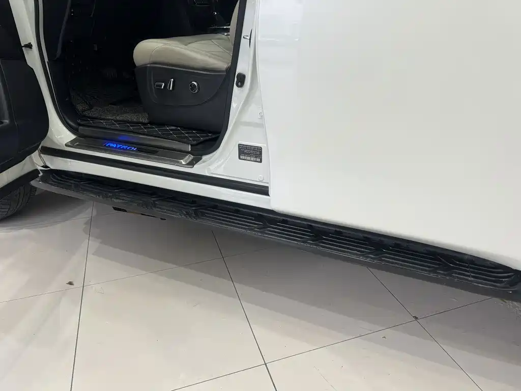 Nissan Patrol — миниатюра 20