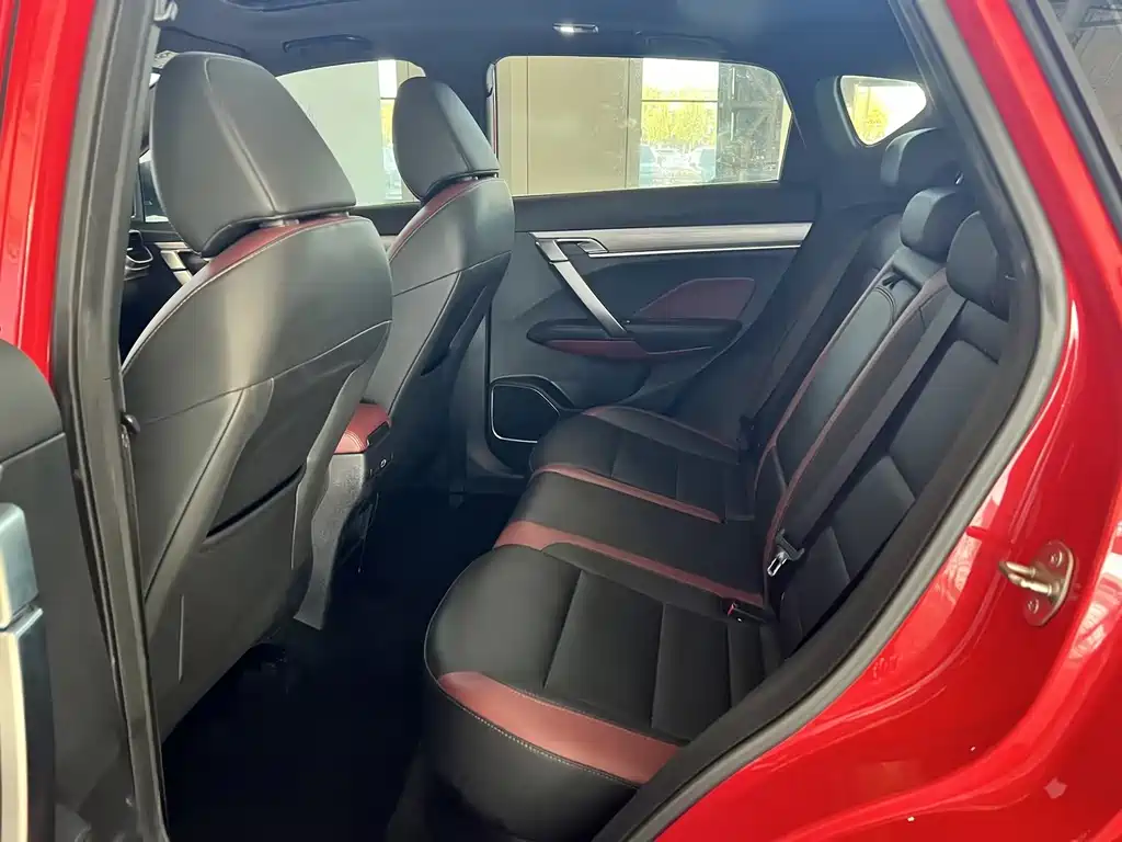 Geely Binyue — миниатюра 17