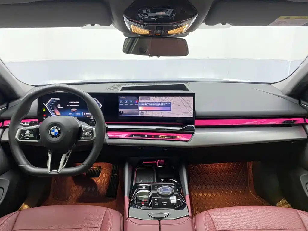 BMW 5 Series — миниатюра 13