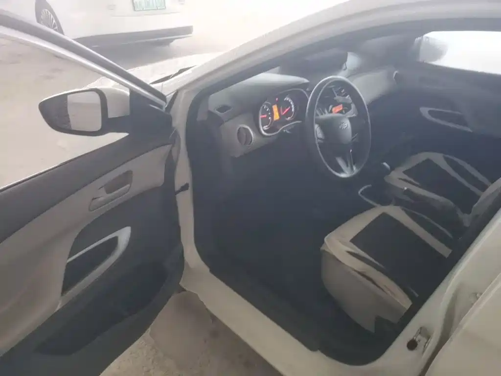 Chevrolet Sail — миниатюра 16