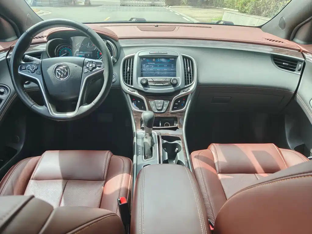 Buick LaCrosse — миниатюра 6