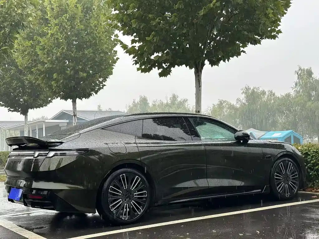Lynk & Co 10 — миниатюра 7