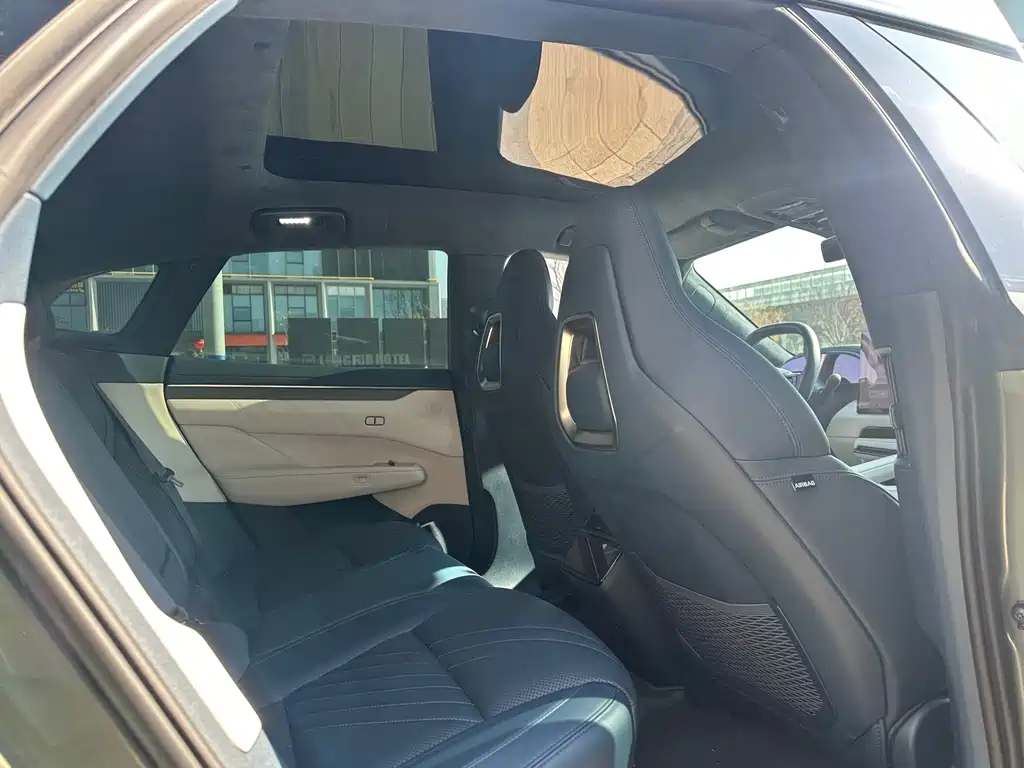 ZEEKR EXTREME KRYPTON 001