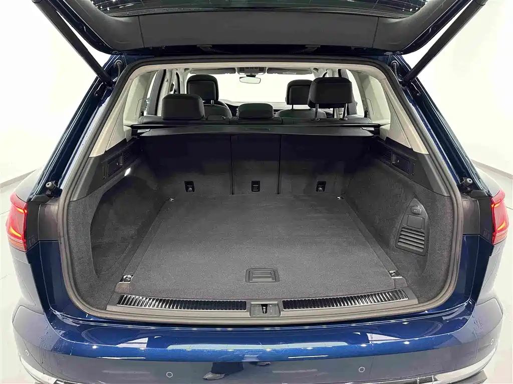 Volkswagen Touareg New Energy — миниатюра 27