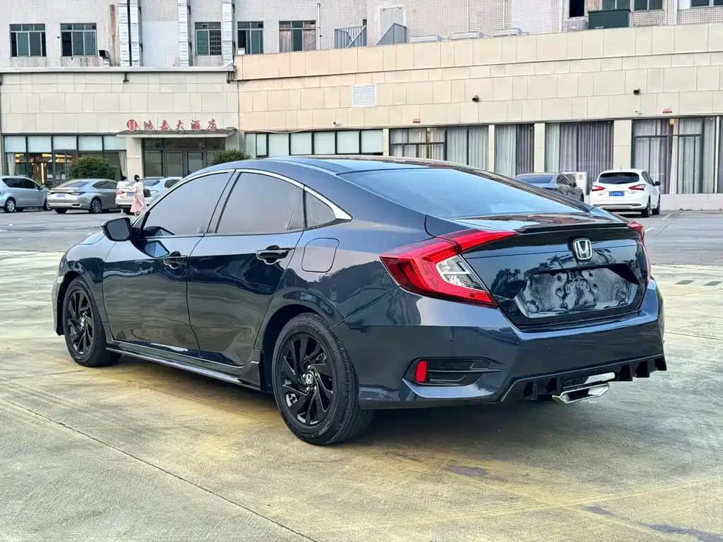 Honda Civic — миниатюра 6