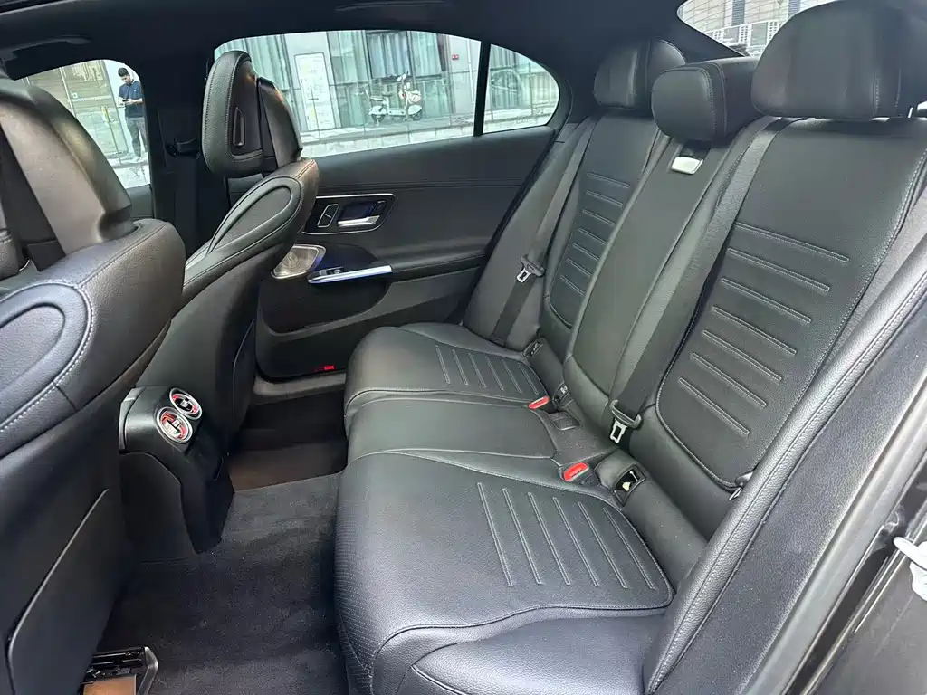 Mercedes-Benz C-Class — миниатюра 9
