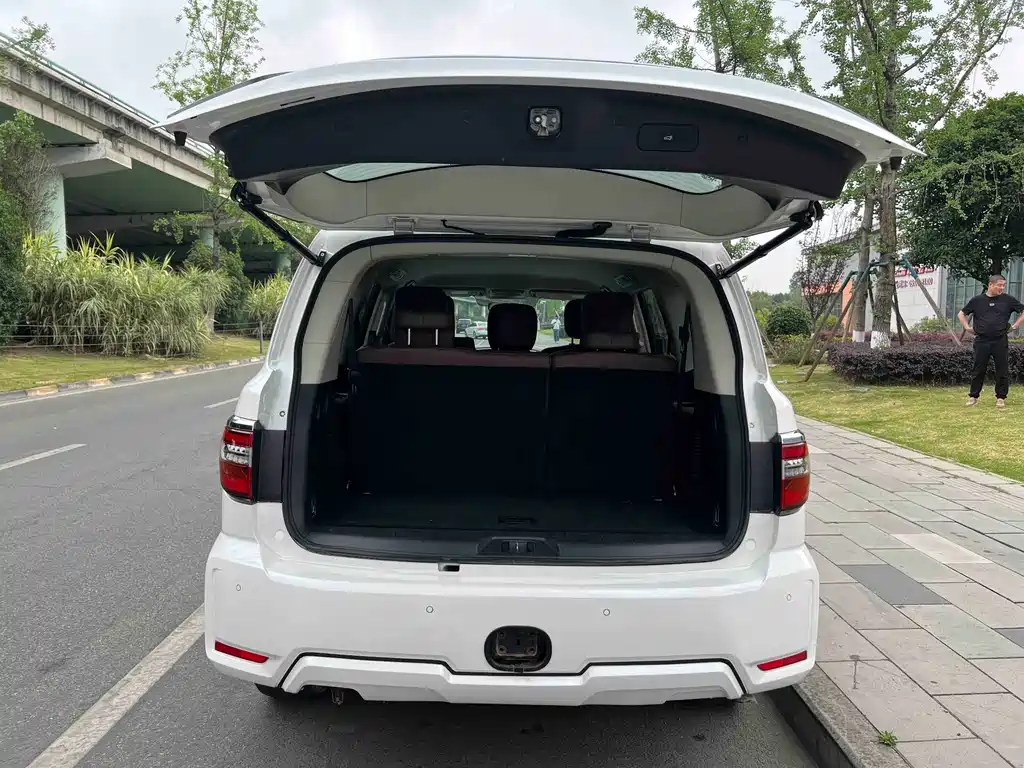 Nissan Patrol — миниатюра 11