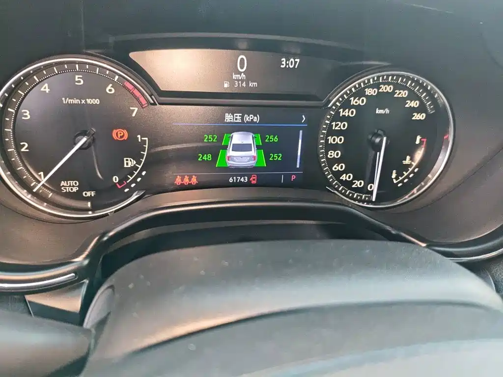 Cadillac CT5 — миниатюра 8
