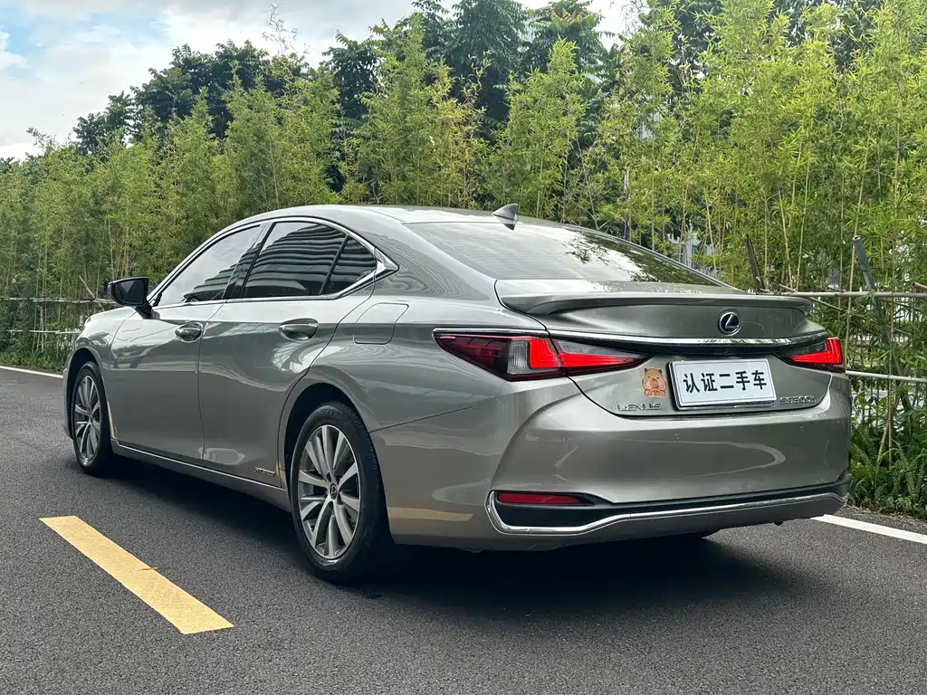 Lexus ES — миниатюра 4